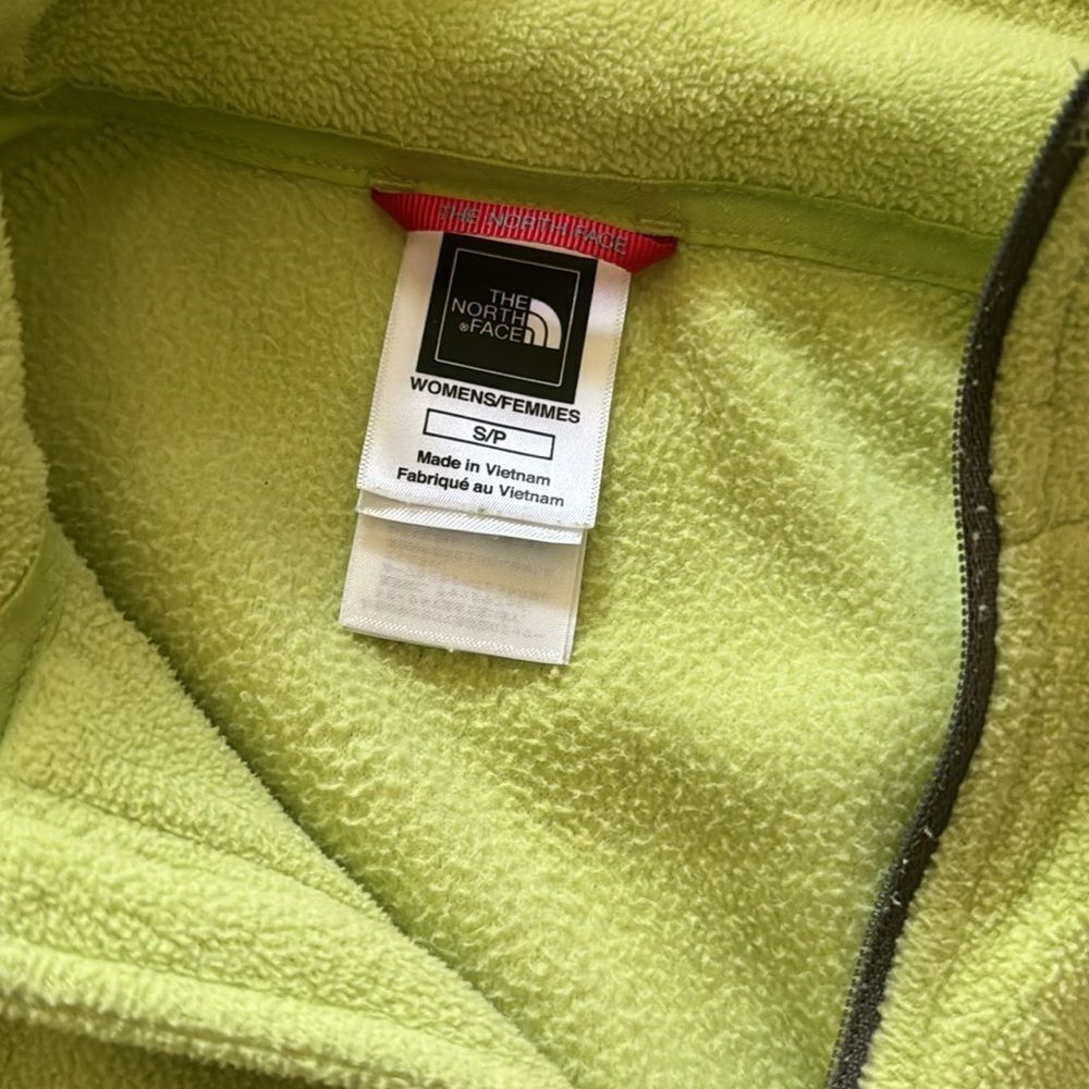 THE NORTH FACE WOMEN'S TKA GLACIER 1/4 ZIP PULLOVER FLEECE​​ - Picture 4 of 5